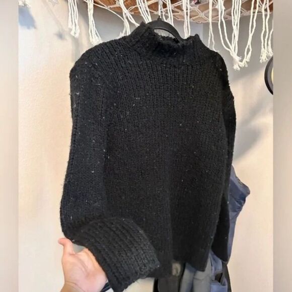 Bundle 3 for $50 | Vtg St. John’s bay sweater 🦋 - Picture 2 of 9